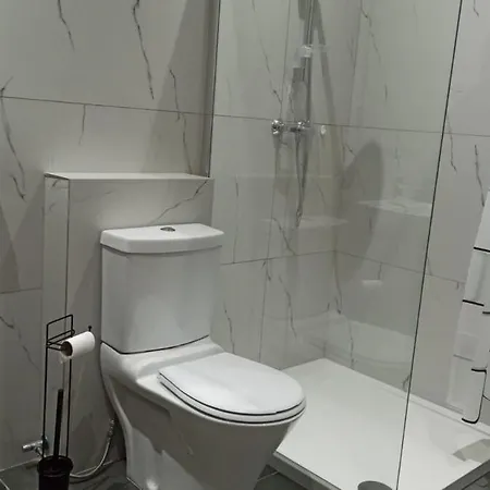Apartment Sw1 - Cosy Three Bedroom In