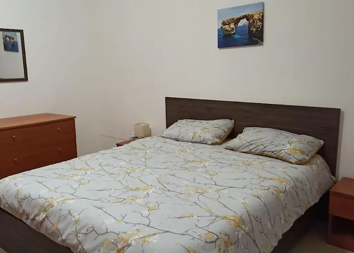 Sw1 - Cosy Three Bedroom In *